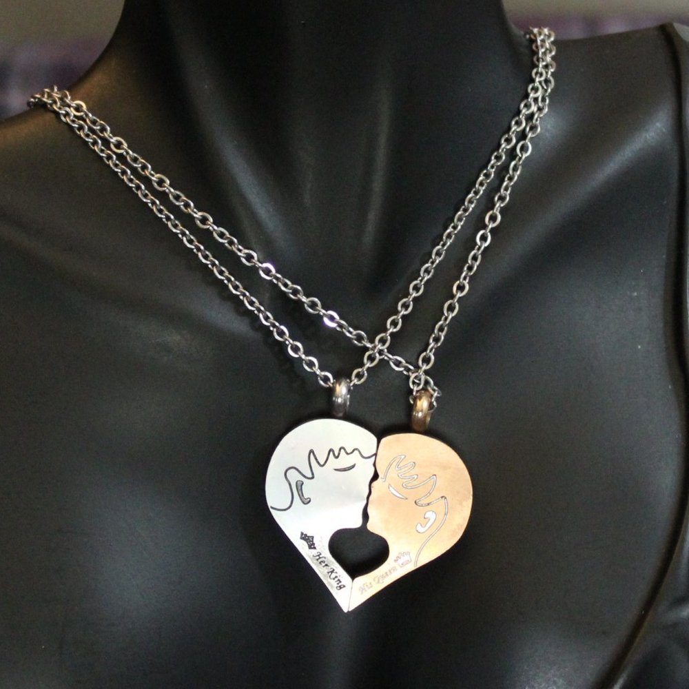 NIB Magnetic Kissing Couple Heart Her King His Queen Pendant Necklaces Pair